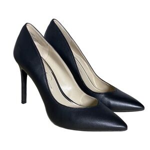 Jessica Simpson Black Leather Pointed Toed “Haneh” Pumps (Size: 7)